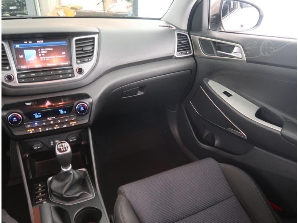 2016 Hyundai TUCSON - 8