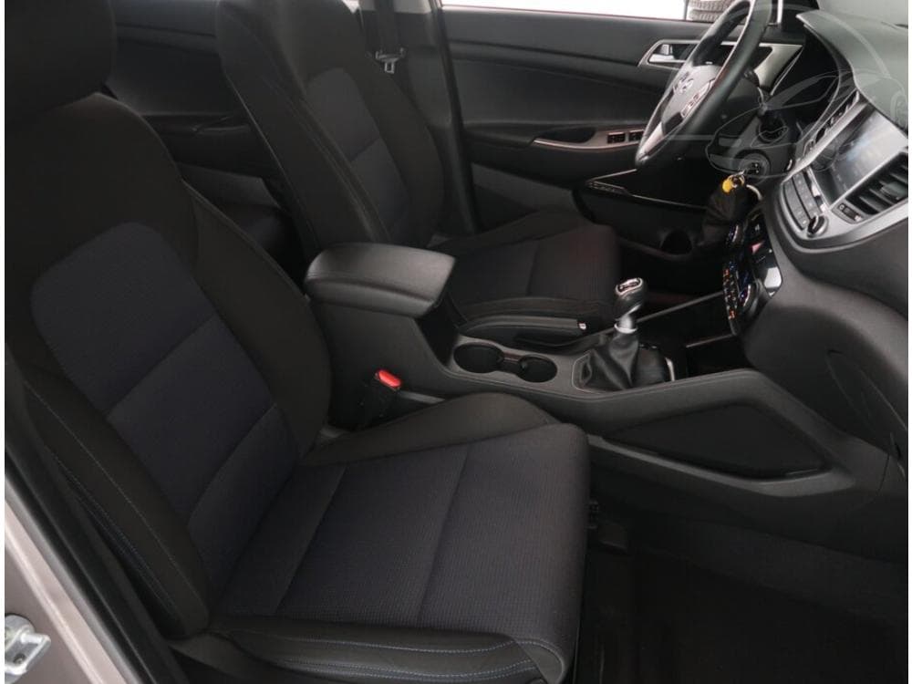 2016 Hyundai TUCSON - 9