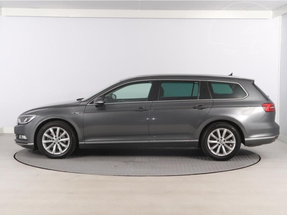 2016 Volkswagen PASSAT - 5