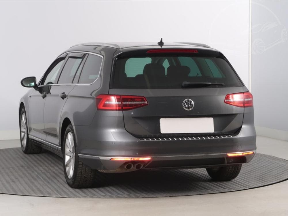 2016 Volkswagen PASSAT - 7