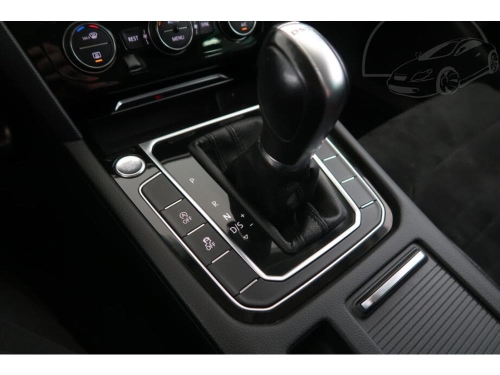 2016 Volkswagen PASSAT - 25