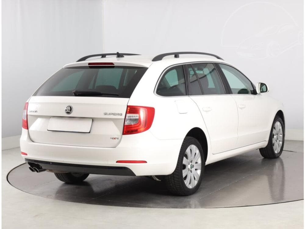 2013 Škoda SUPERB - 9