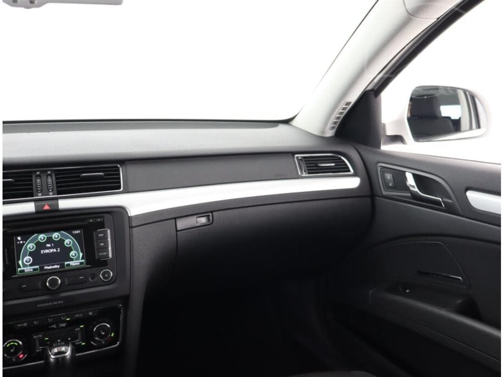 2013 Škoda SUPERB - 15