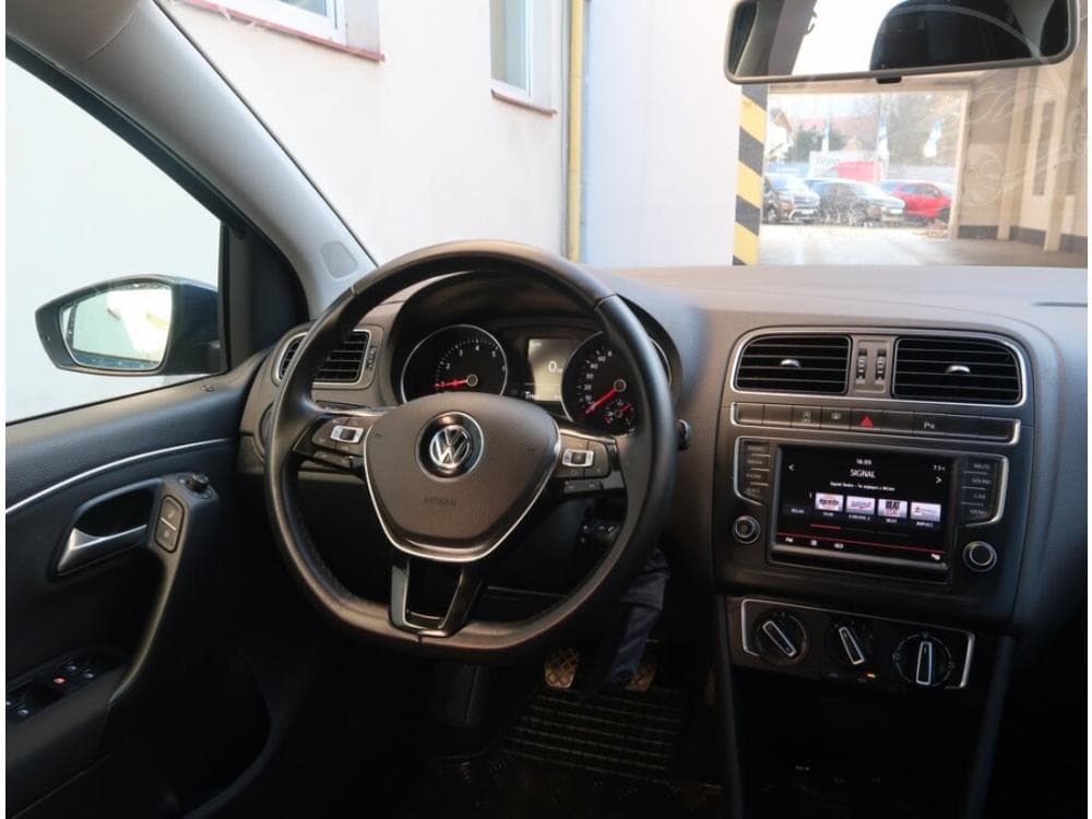 2015 Volkswagen POLO - 7