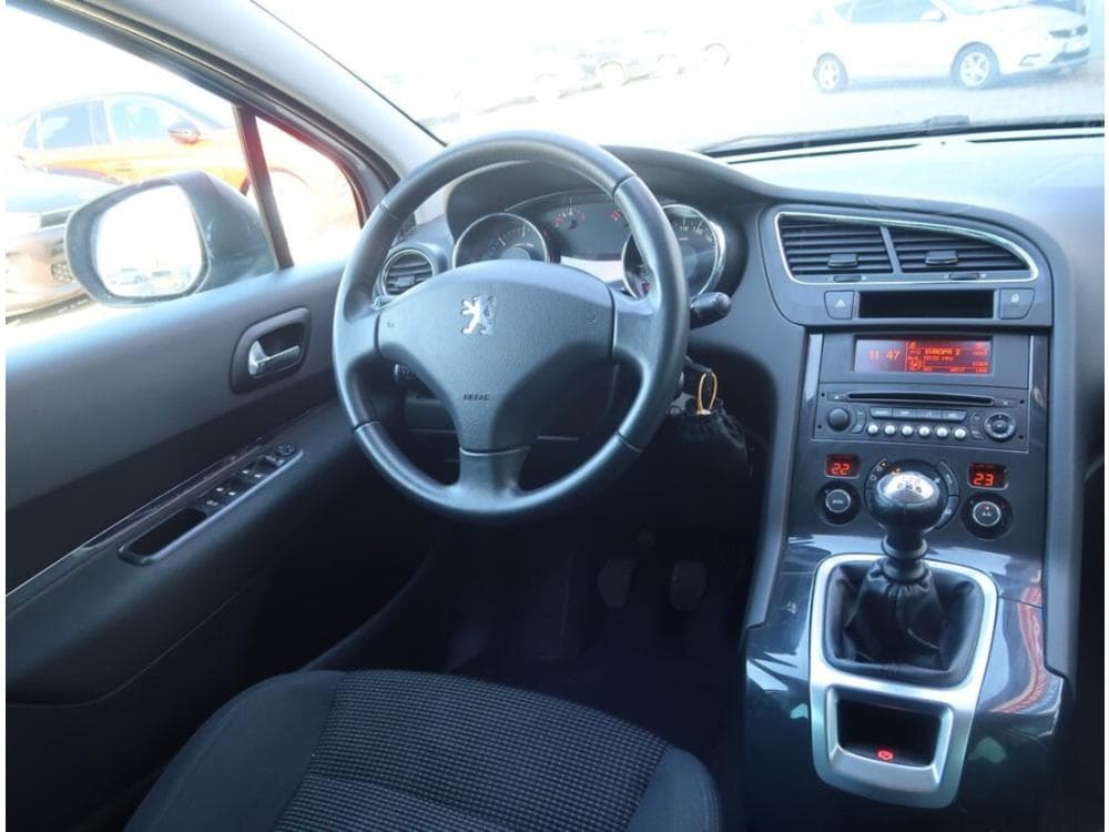 2013 Peugeot 5008 - 13