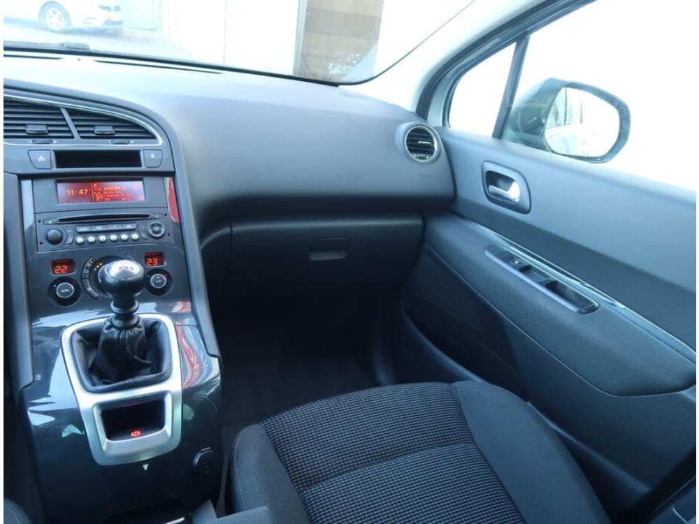 2013 Peugeot 5008 - 15