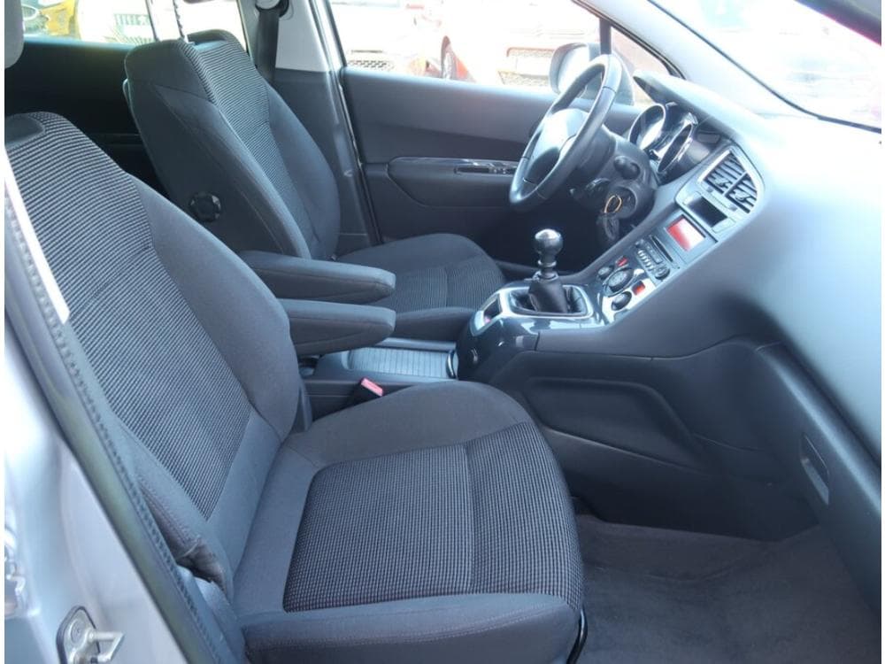2013 Peugeot 5008 - 17
