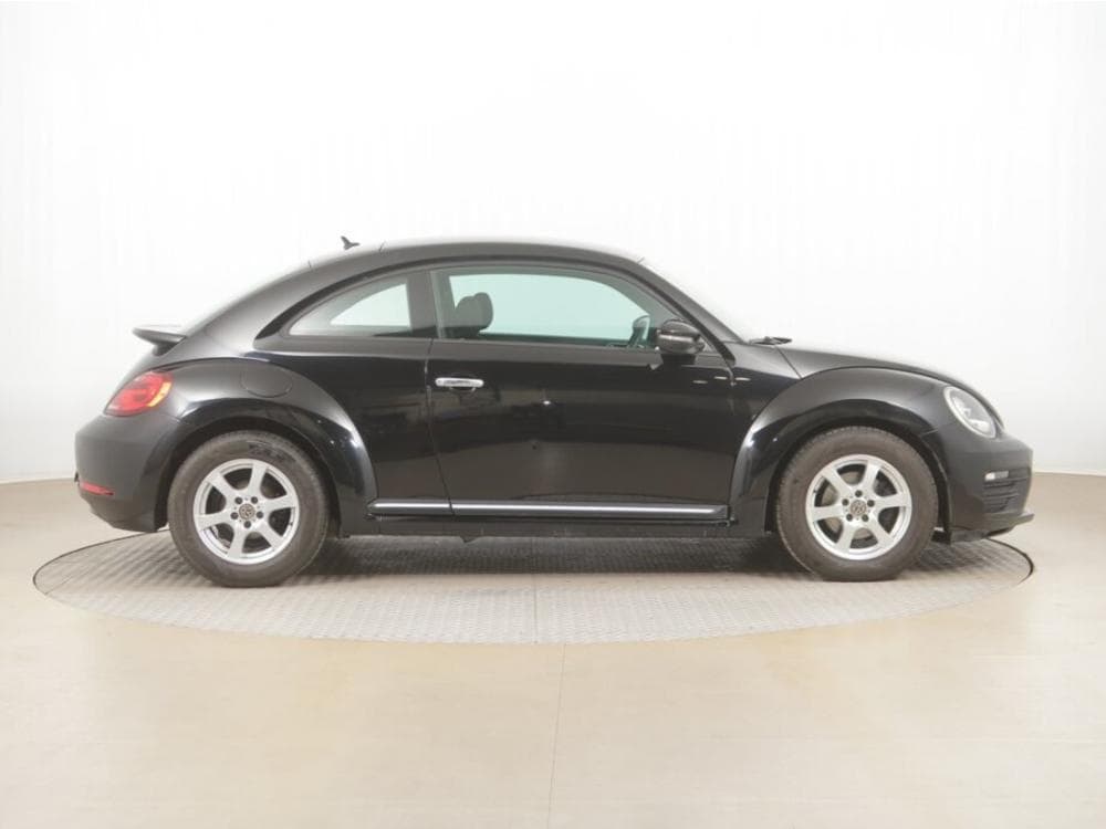 2018 Volkswagen Beetle - 6