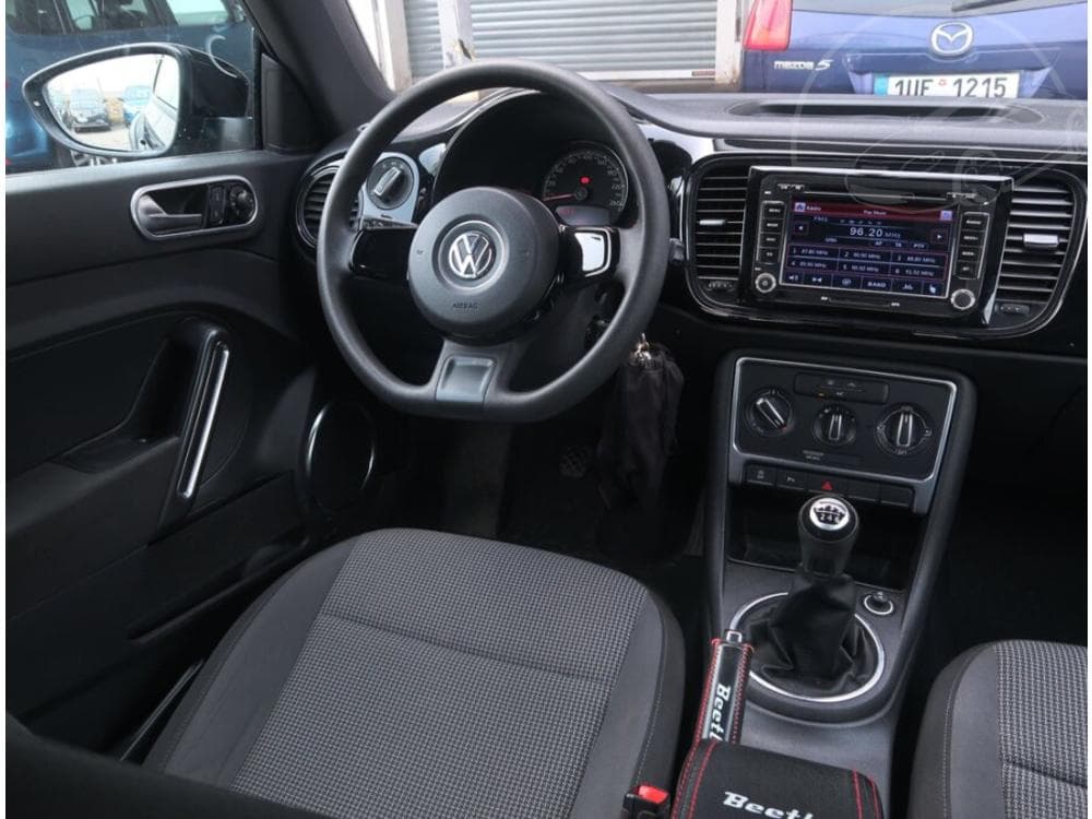 2018 Volkswagen Beetle - 7