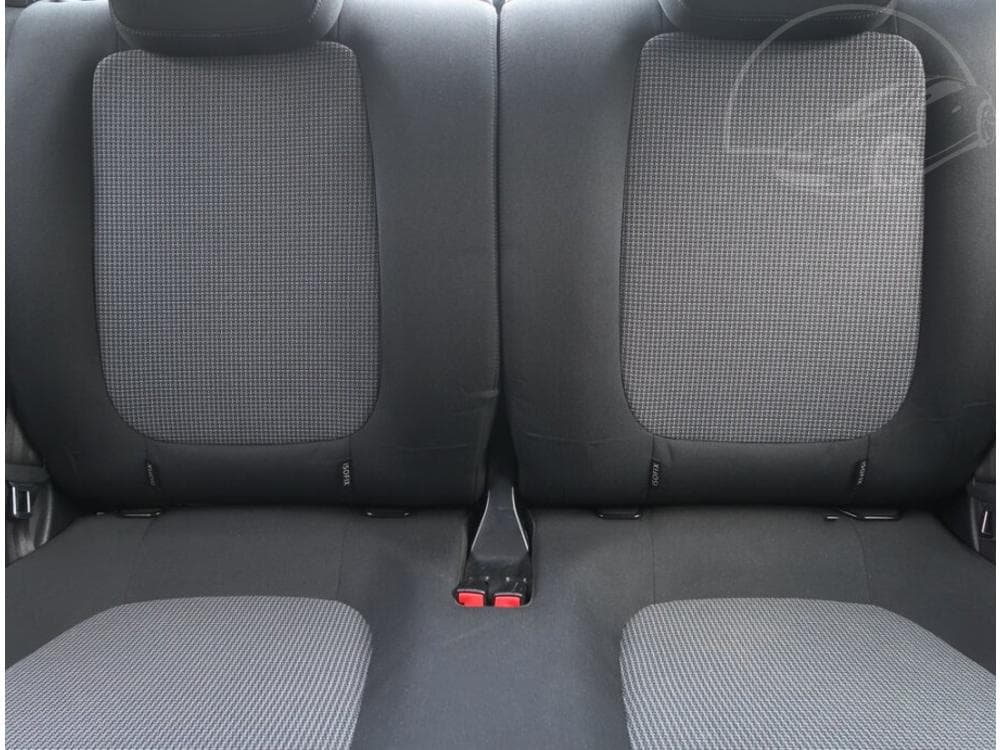 2018 Volkswagen Beetle - 10