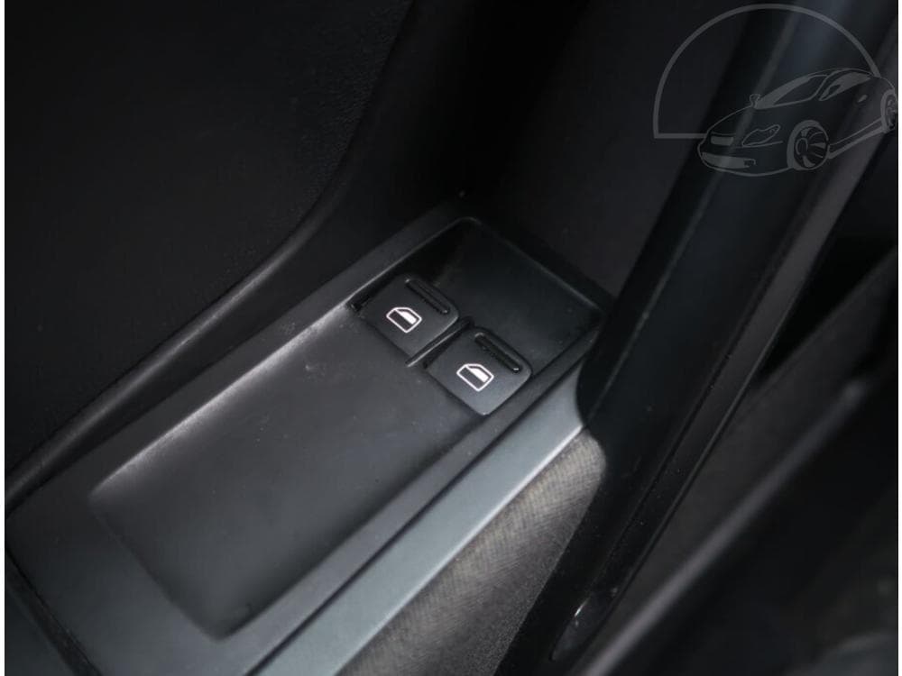 2018 Volkswagen Beetle - 15