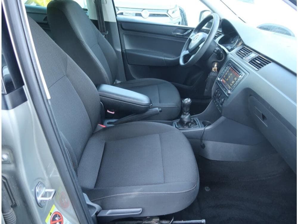 2013 Škoda RAPID - 9