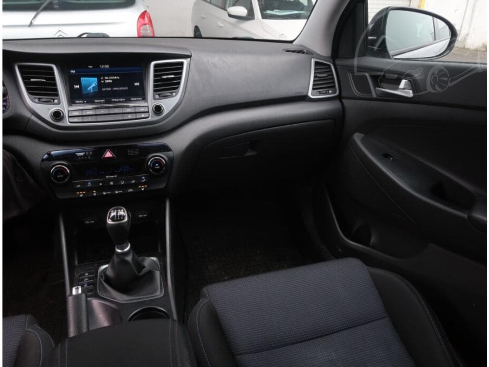 2015 Hyundai Tucson - 8