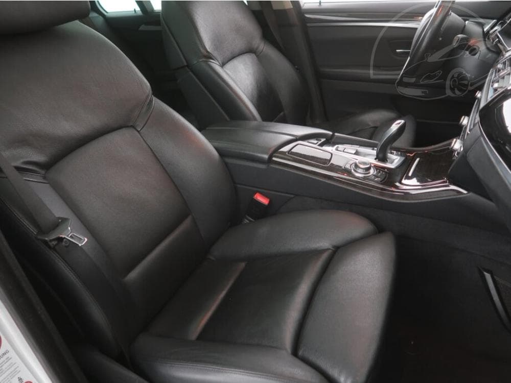 2012 BMW 5-Series - 17