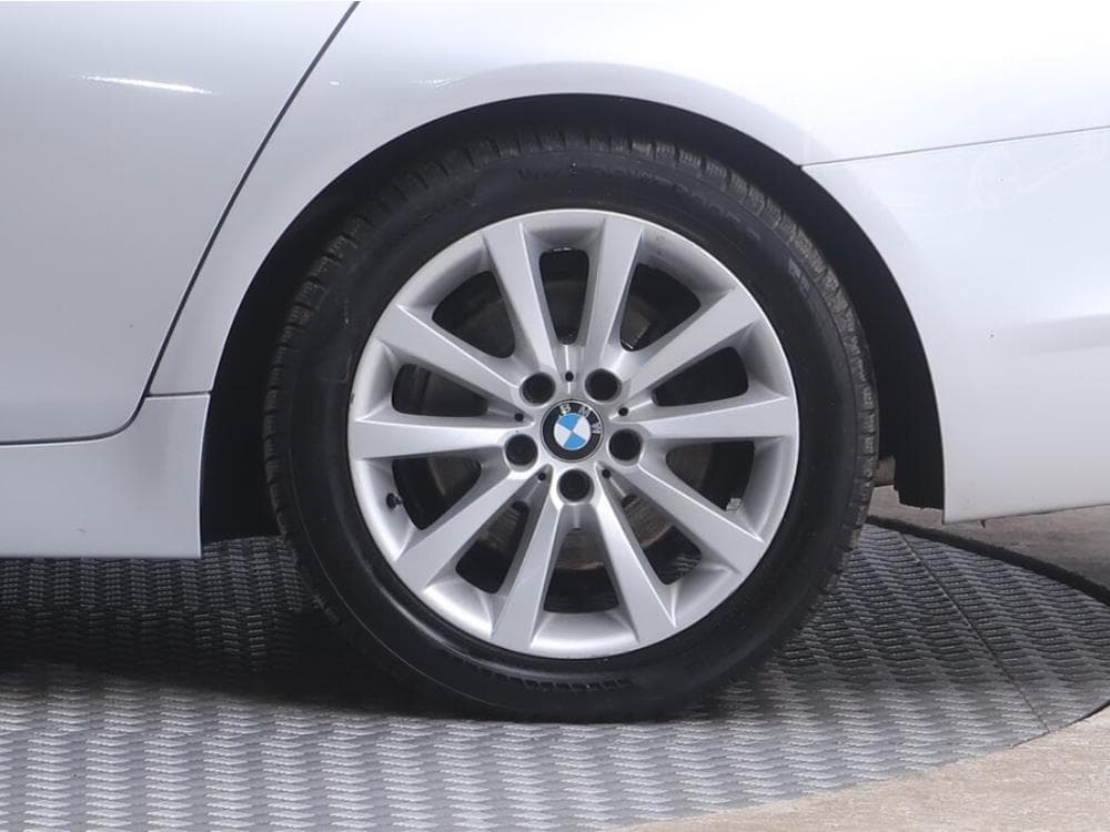 2012 BMW 5-Series - 29