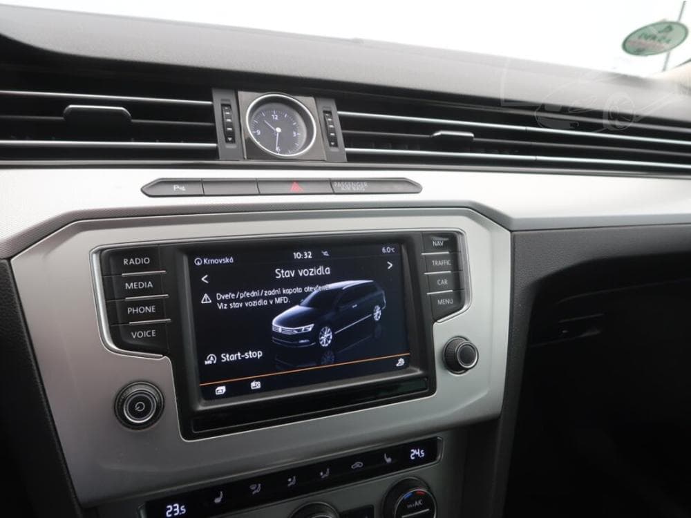 2015 Volkswagen PASSAT - 15