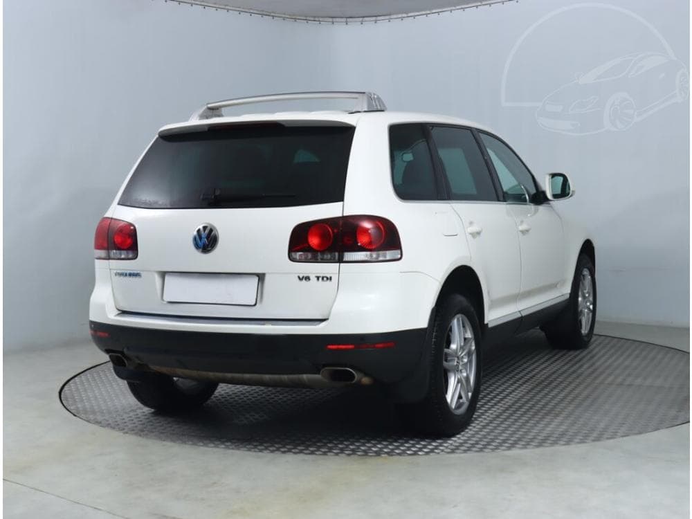 2008 Volkswagen Touareg - 5