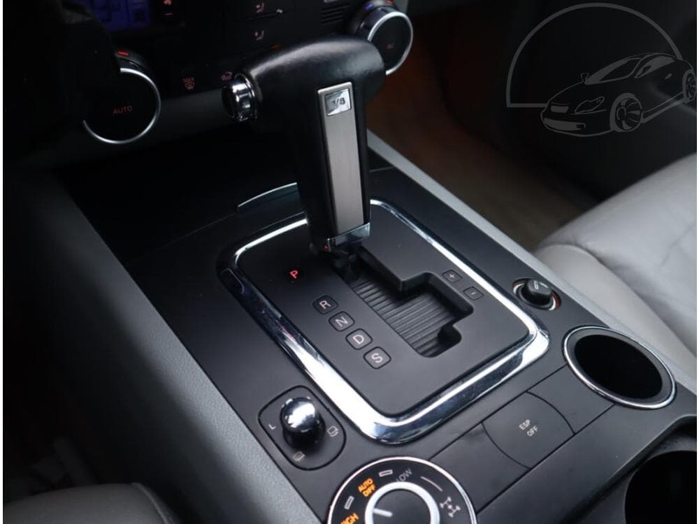 2008 Volkswagen Touareg - 10