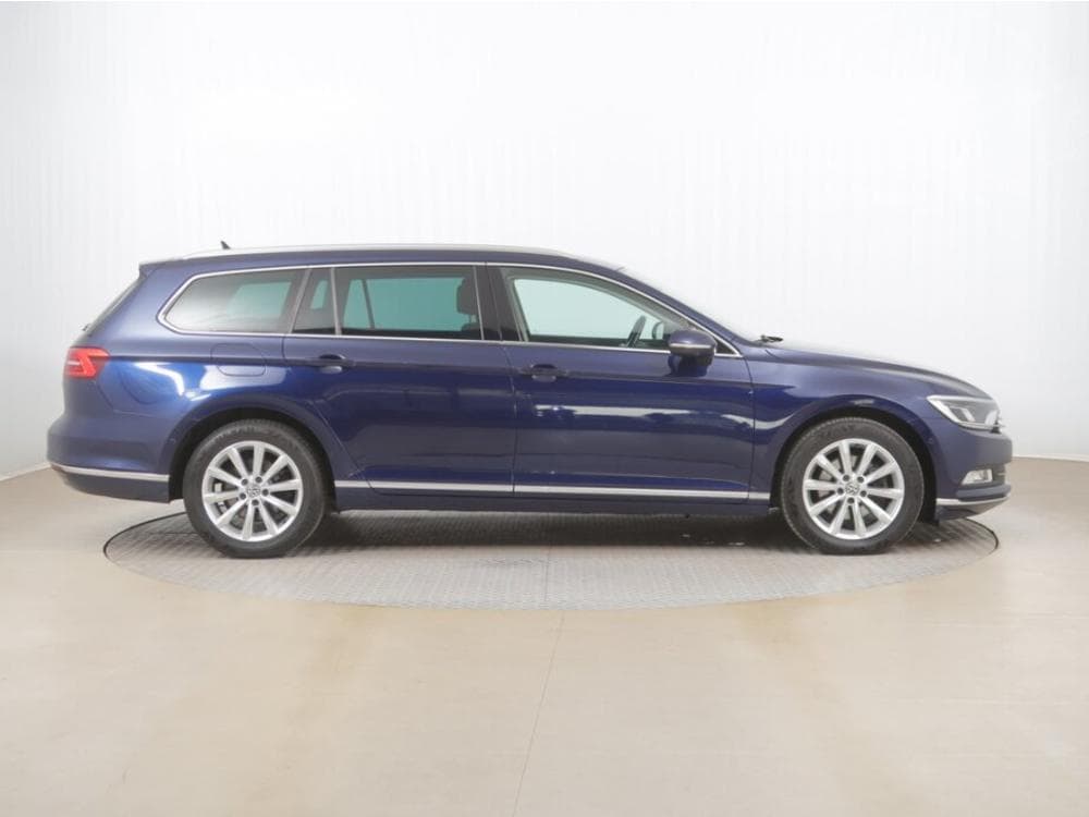 2017 Volkswagen Passat - 6