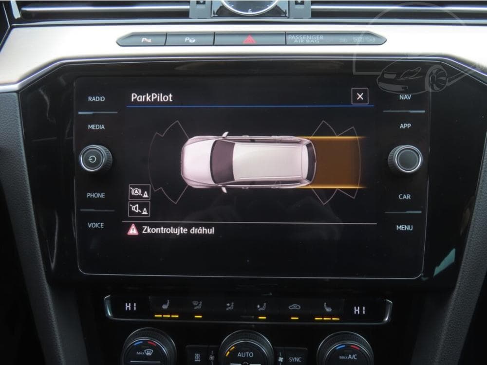 2017 Volkswagen Passat - 15