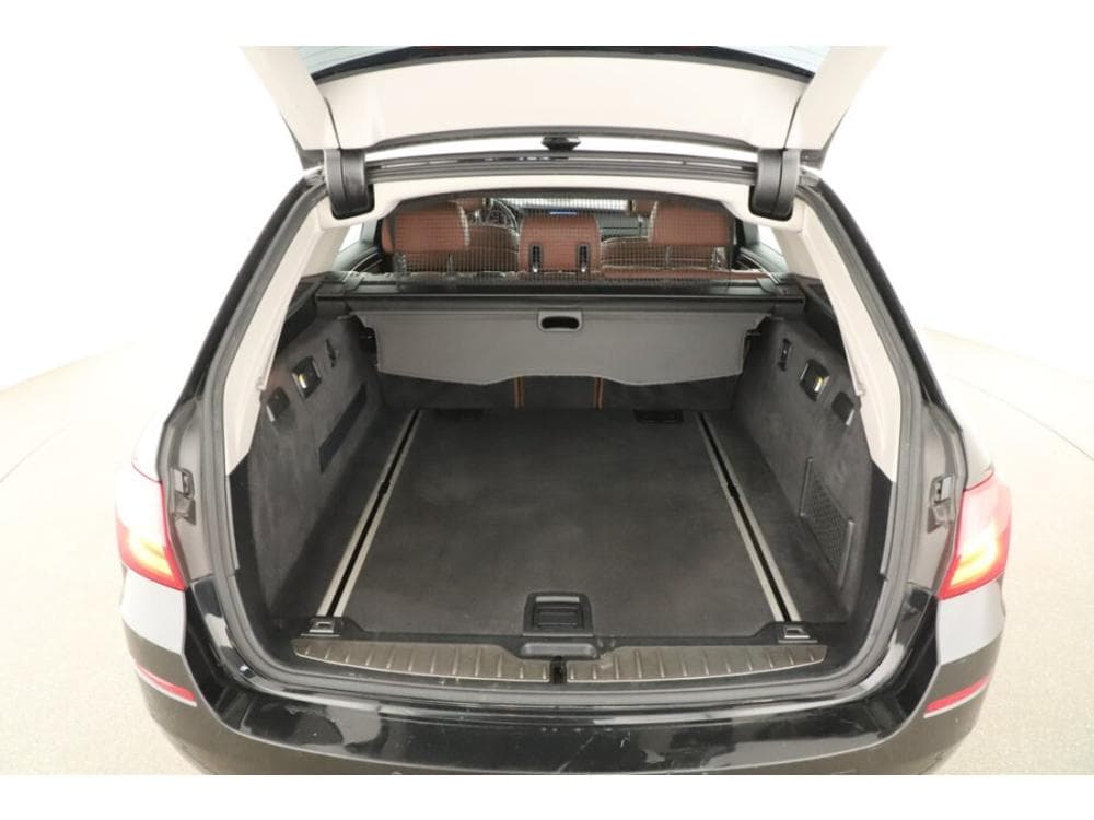 2011 BMW 5-Series - 11