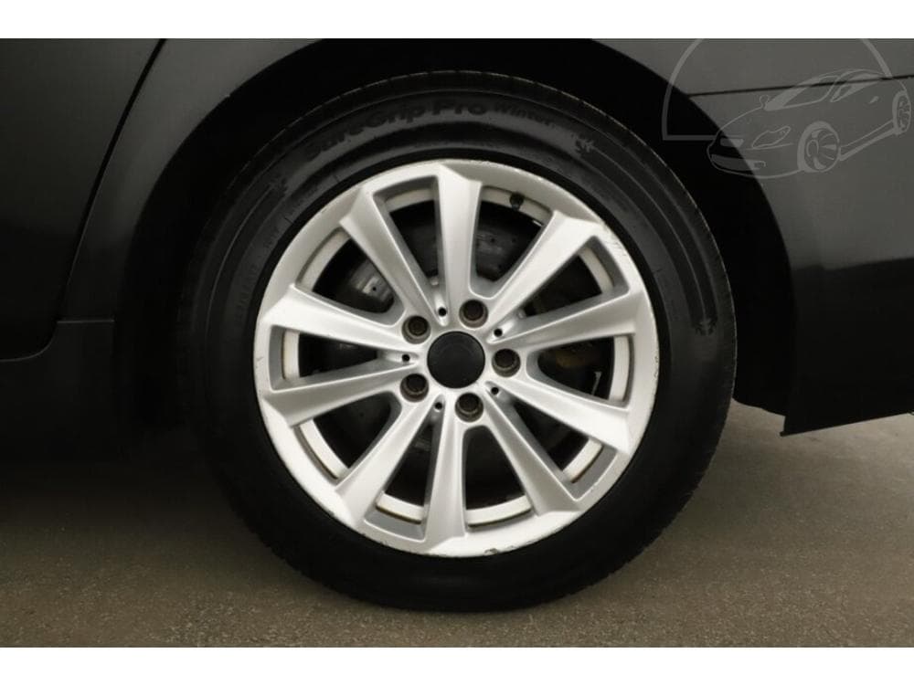 2011 BMW 5-Series - 12