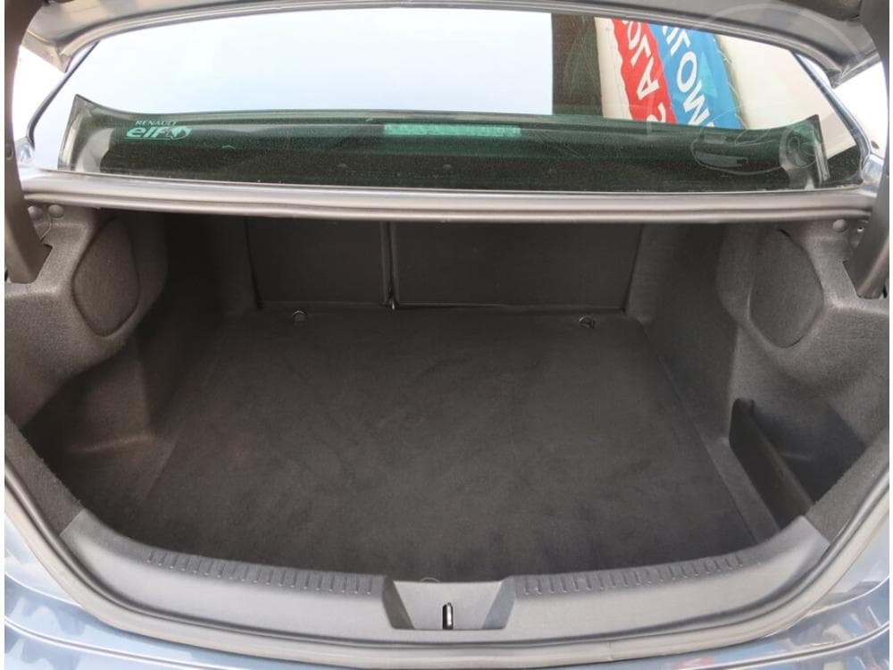 2016 Renault Megane - 13