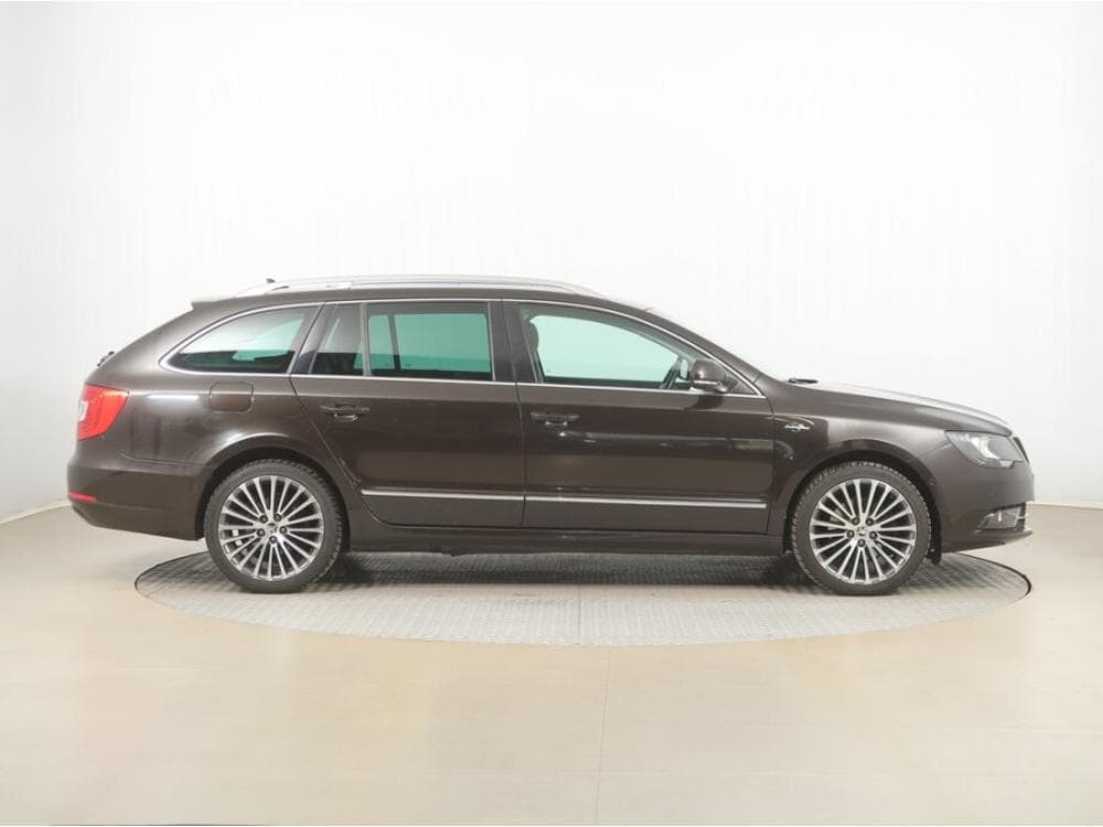 2014 Škoda SUPERB - 6