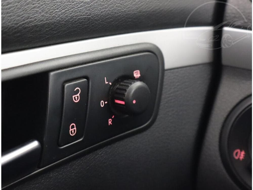 2011 Volkswagen Touran - 57