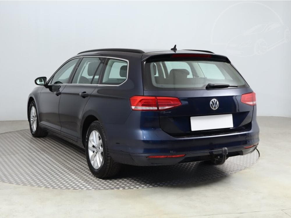 2017 Volkswagen PASSAT - 4