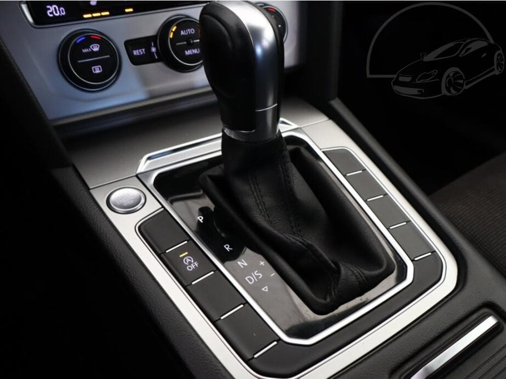 2017 Volkswagen PASSAT - 11