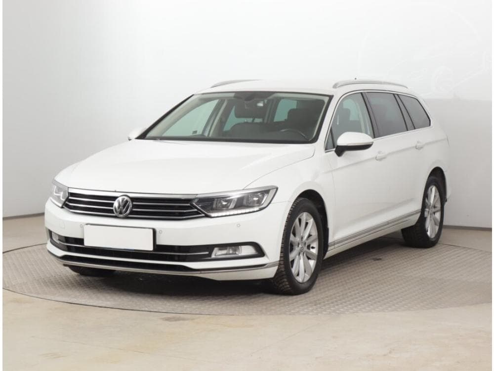 2017 Volkswagen PASSAT - 4