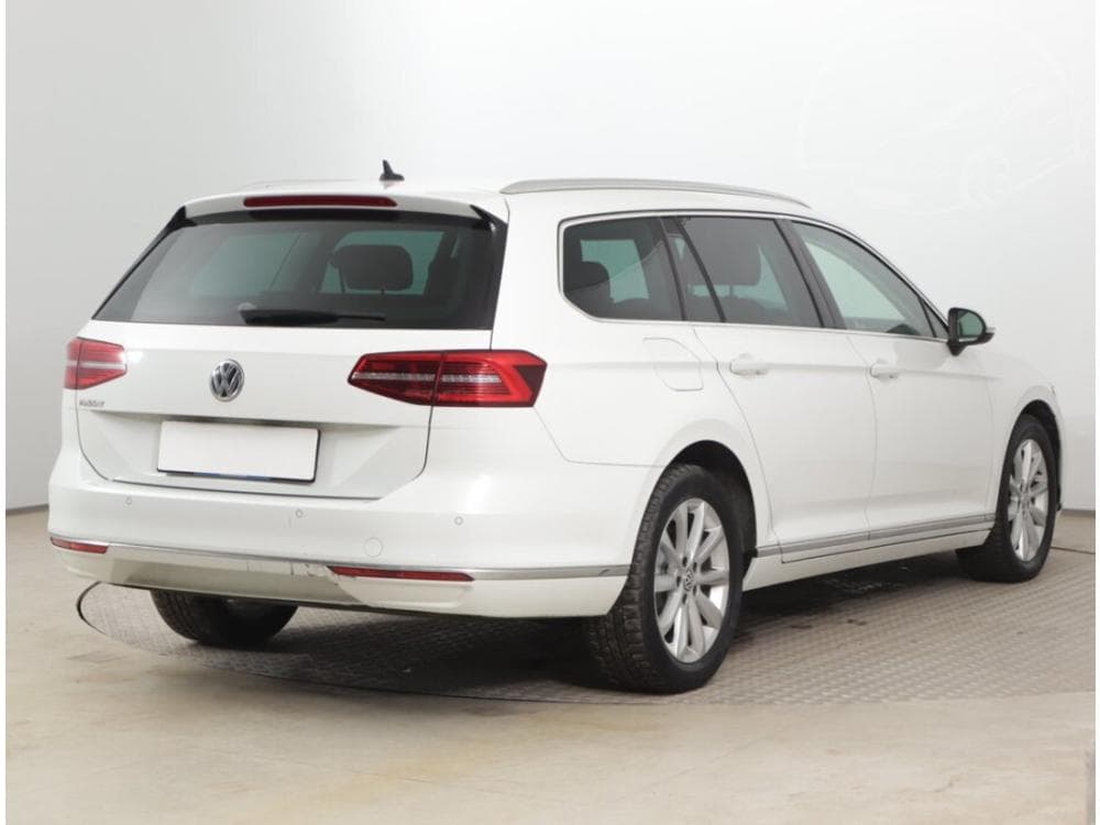 2017 Volkswagen PASSAT - 13
