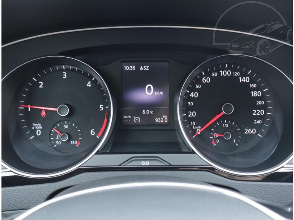 2017 Volkswagen PASSAT - 31