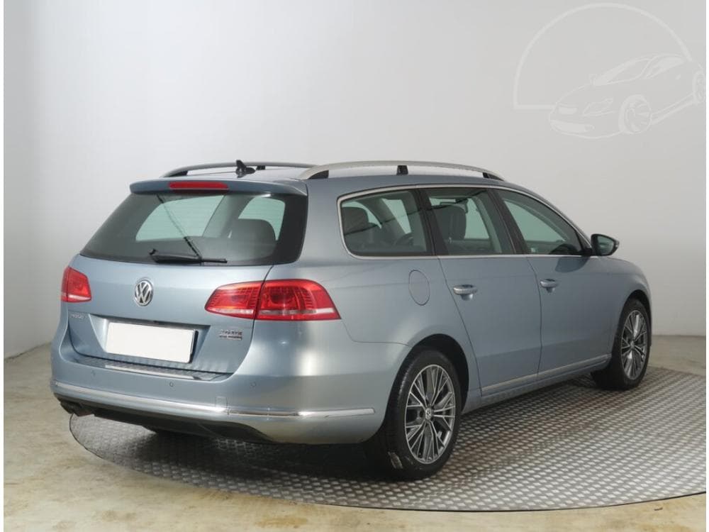 2012 Volkswagen PASSAT - 5