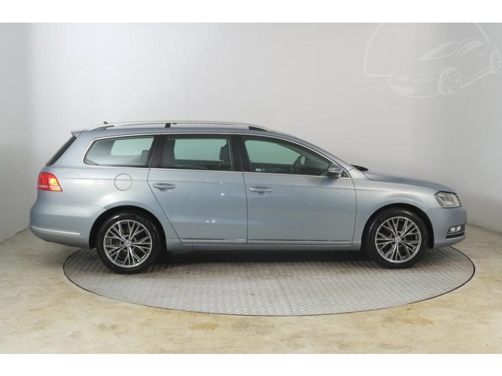 2012 Volkswagen PASSAT - 6