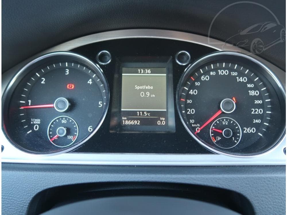 2012 Volkswagen PASSAT - 11