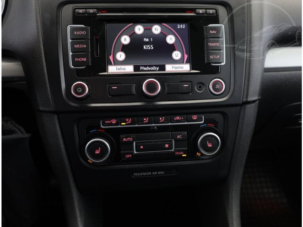 2012 Volkswagen GOLF - 9