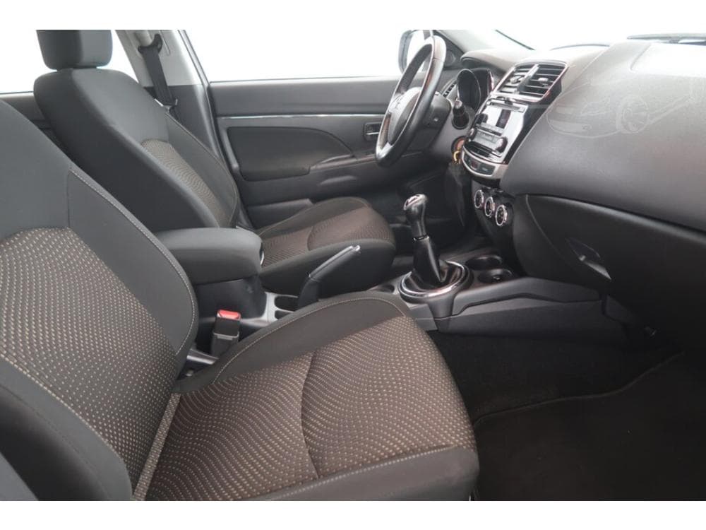 2015 Mitsubishi Asx - 9