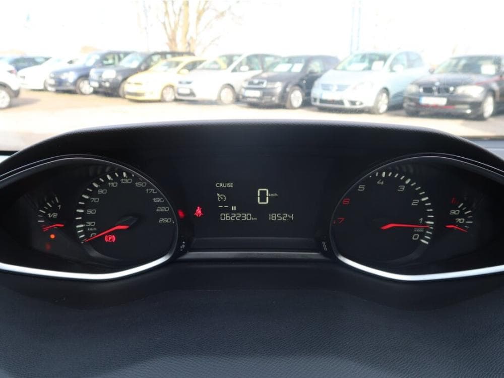 2019 Peugeot 308 - 11