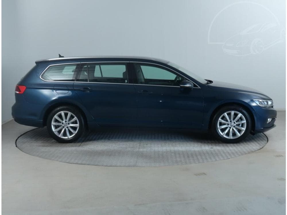 2020 Volkswagen PASSAT - 16