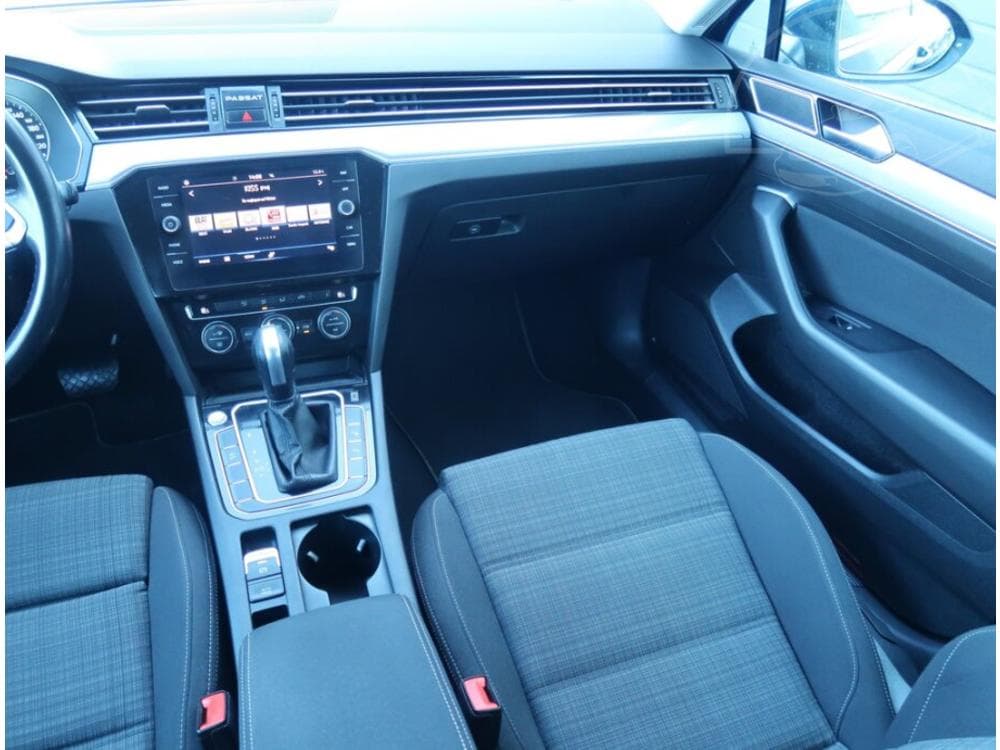 2020 Volkswagen PASSAT - 22