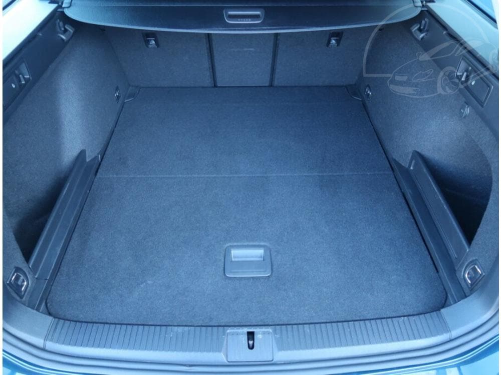2020 Volkswagen PASSAT - 34