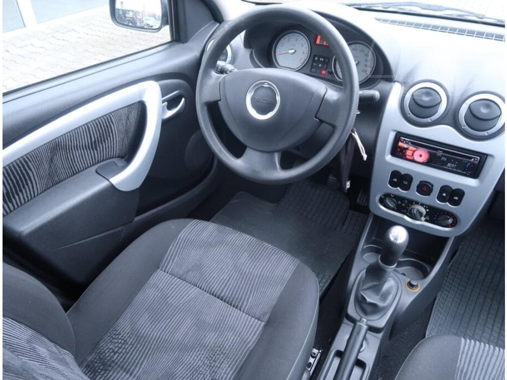 2011 Dacia Logan - 25