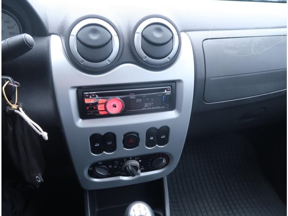 2011 Dacia Logan - 45