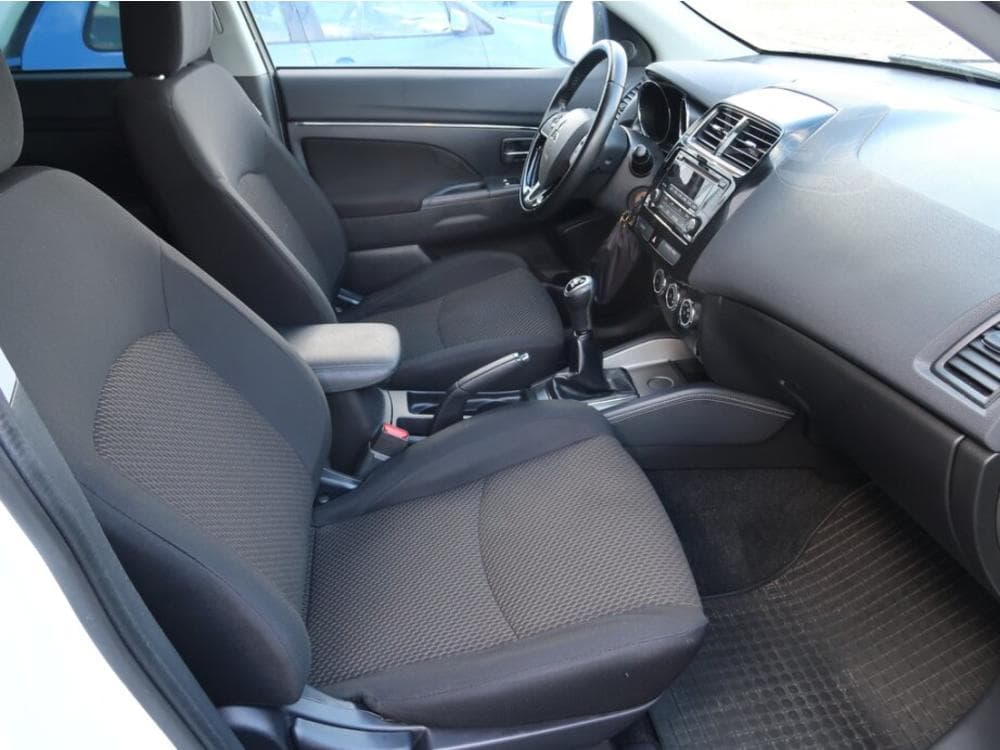 2018 Mitsubishi Asx - 9