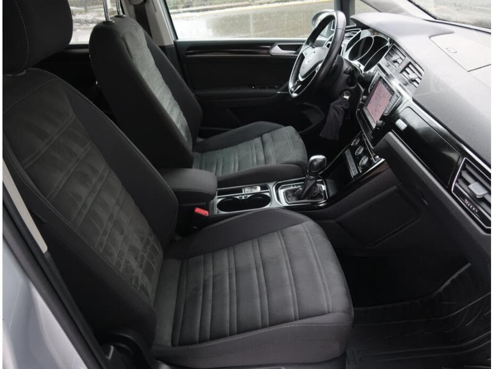 2016 Volkswagen Touran - 9