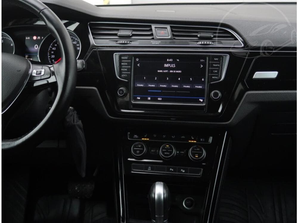 2016 Volkswagen Touran - 12