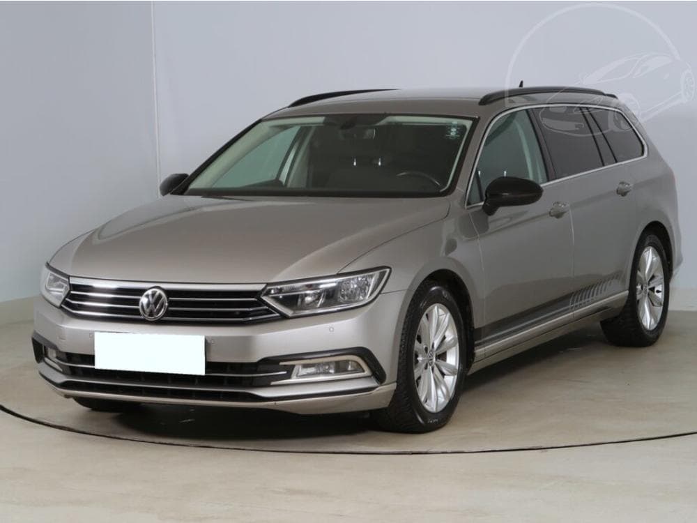 2015 Volkswagen Passat - 2