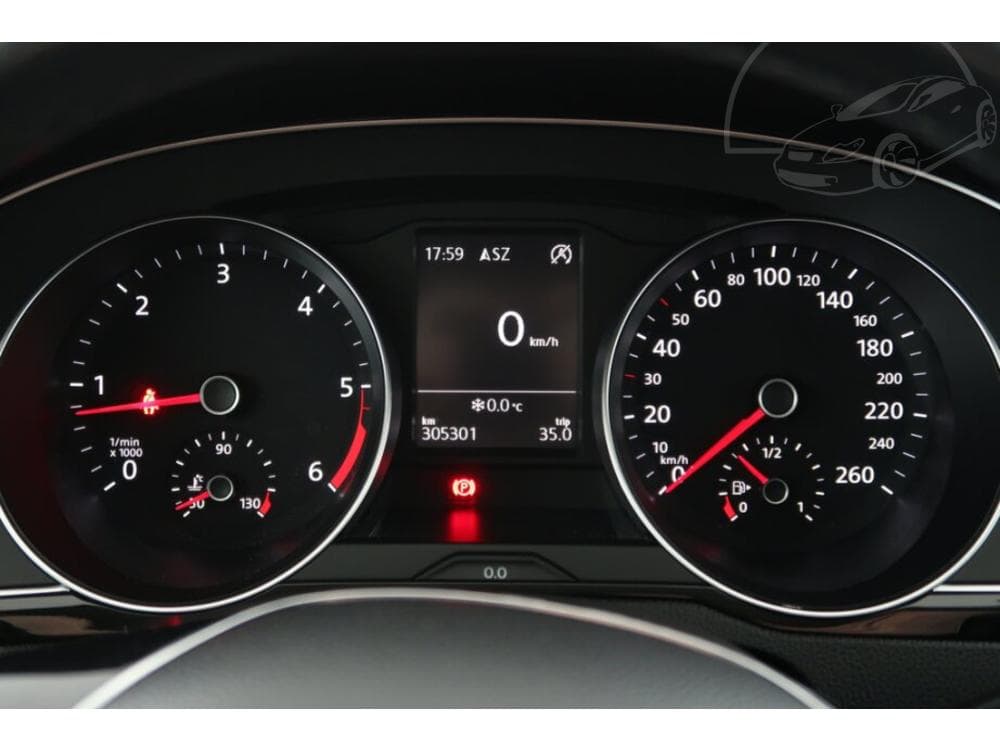 2015 Volkswagen Passat - 11